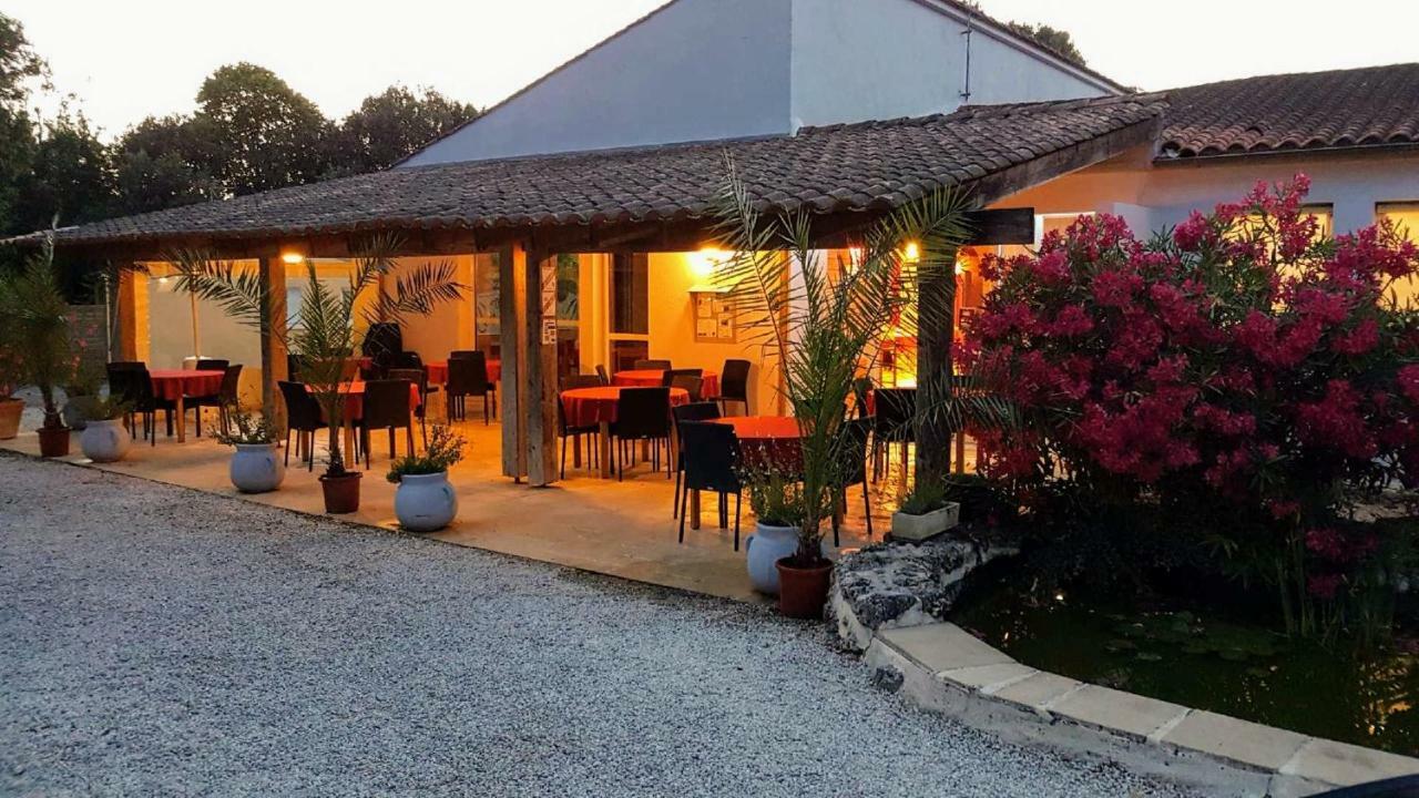 Les Chenes Verts Saint-Savinien Dış mekan fotoğraf