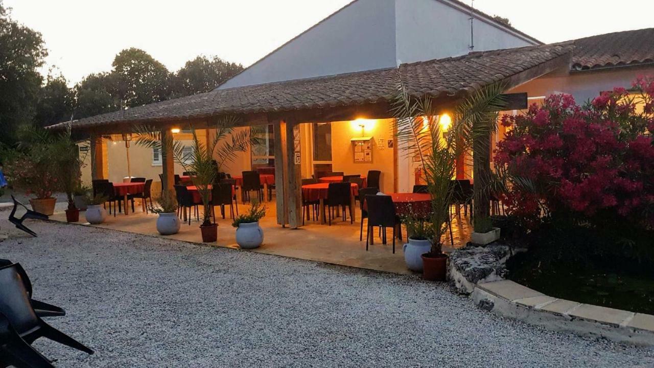 Les Chenes Verts Saint-Savinien Dış mekan fotoğraf